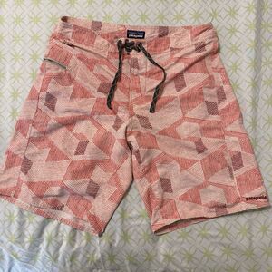 Patagonia Board Shorts Mens 36 Pink‎ Salmon Geometric Print Swim Trunks Fishing